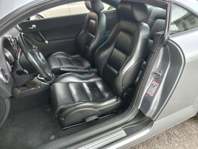 Audi TT Coupé 3.2 V6 quattro (12)