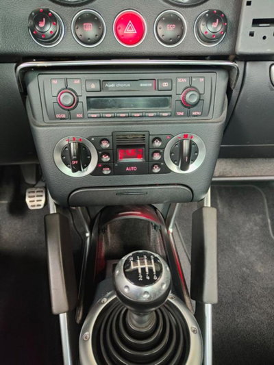 Audi TT Coupé 3.2 V6 quattro (13)