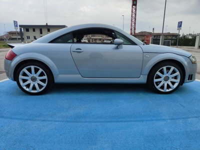 Audi TT Coupé 3.2 V6 quattro (5)