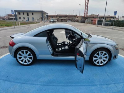 Audi TT Coupé 3.2 V6 quattro (6)