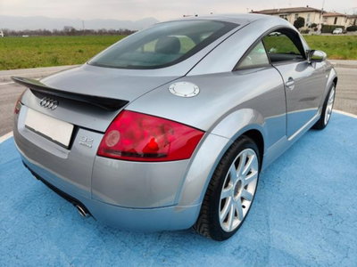 Audi TT Coupé 3.2 V6 quattro (7)