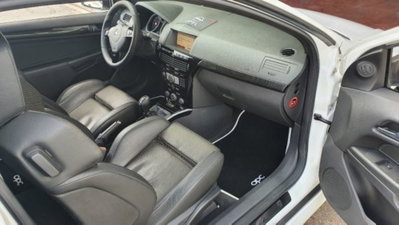 Opel Astra GTC 2.0 T 240CV 3 porte OPC (13)