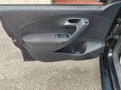 Volkswagen Polo 1.0 MPI 75 CV 5p. Comfortline (17)