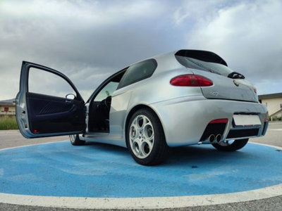 Alfa Romeo 147 3.2i V6 24V cat 3 porte GTA (5)