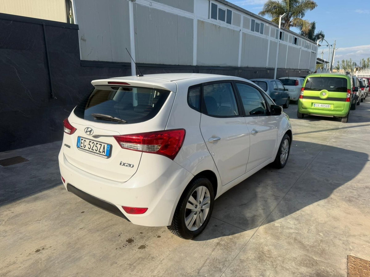 Hyundai ix20 1.4 90 CV Comfort (4)