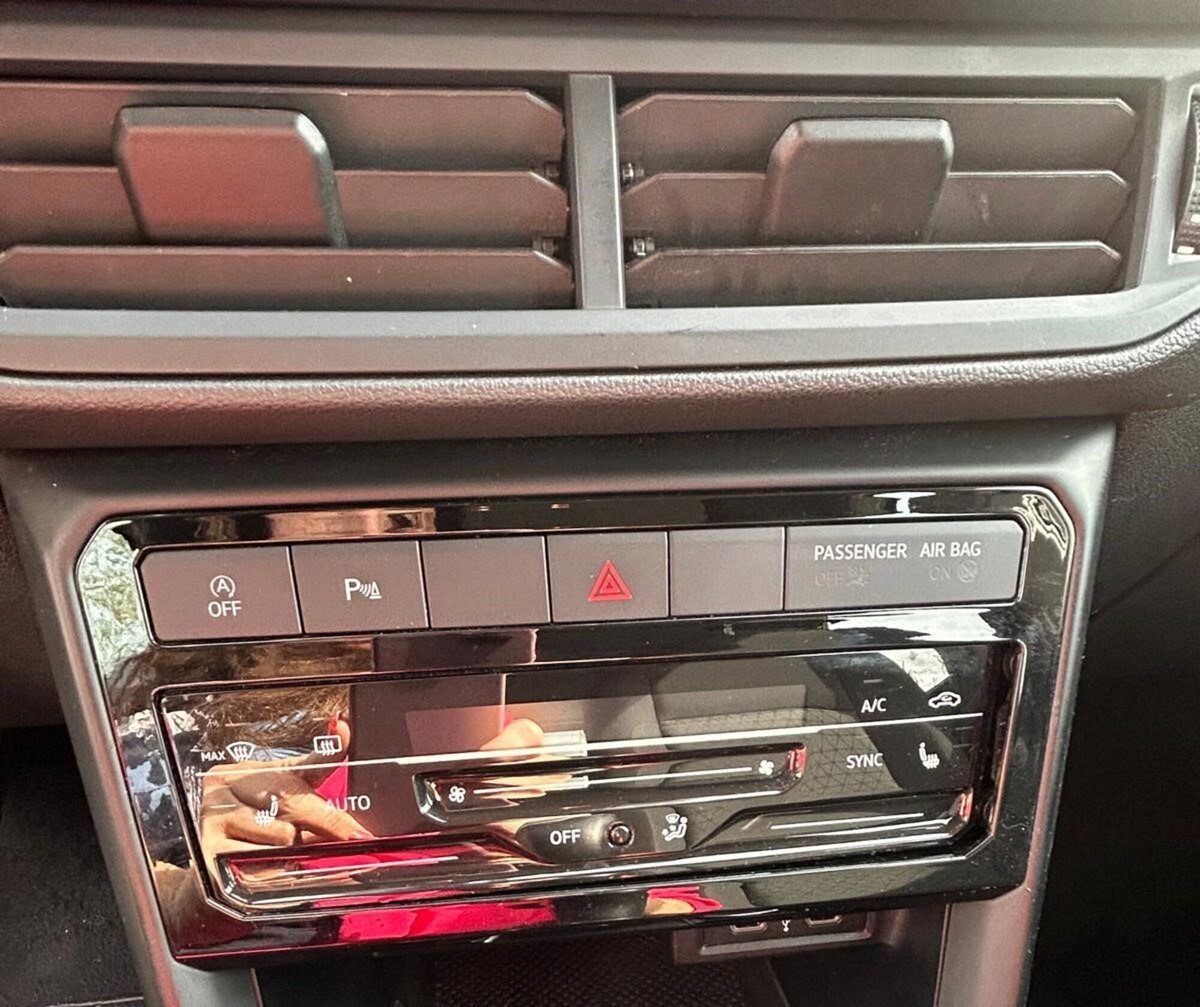 Volkswagen T-Cross 1.0 TSI Style BMT (8)
