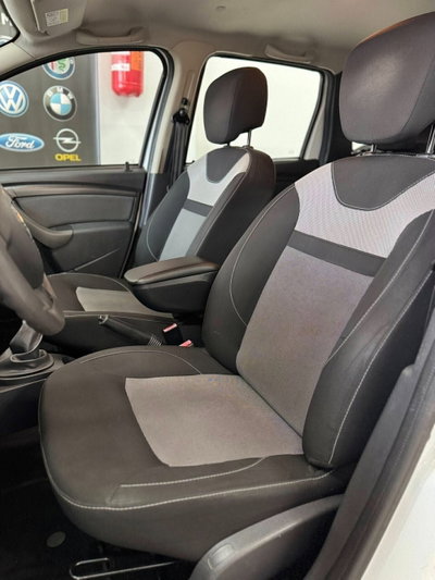 Dacia Duster 1.5 dCi 110CV Start&Stop 4x2 Prestige (9)