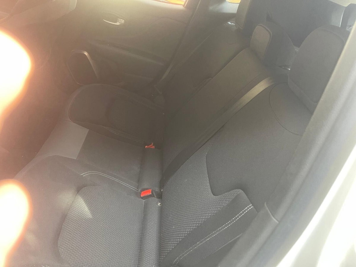 Jeep Renegade 1.6 Mjt 120 CV Limited (18)