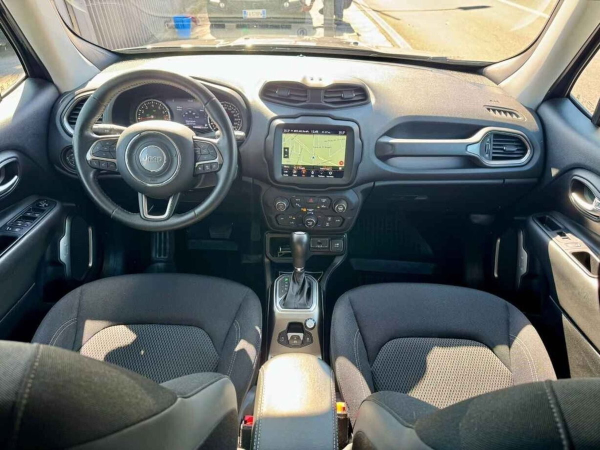 Jeep Renegade 1.3 T4 DDCT Limited (13)