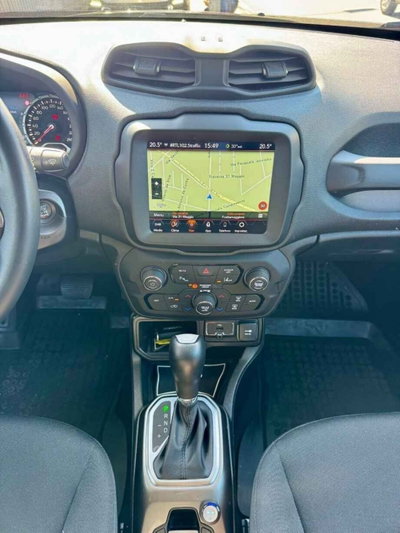 Jeep Renegade 1.3 T4 DDCT Limited (14)