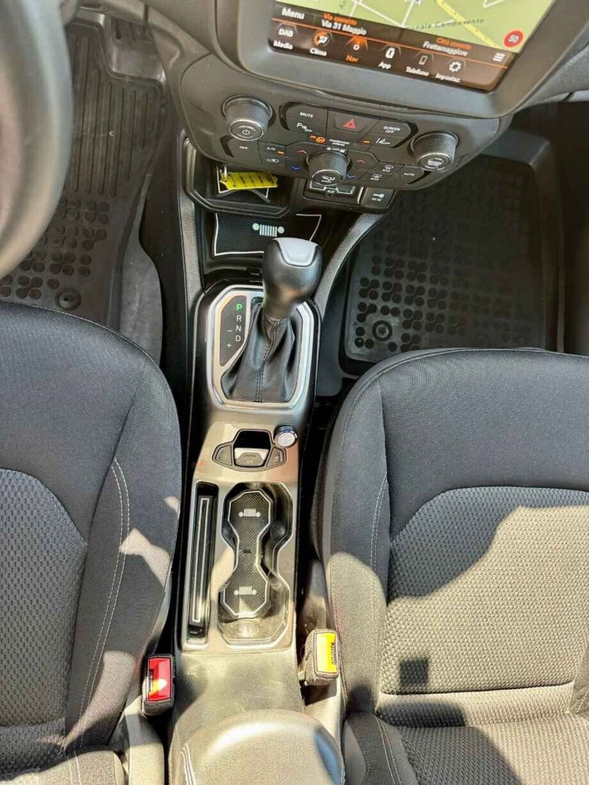 Jeep Renegade 1.3 T4 DDCT Limited (18)