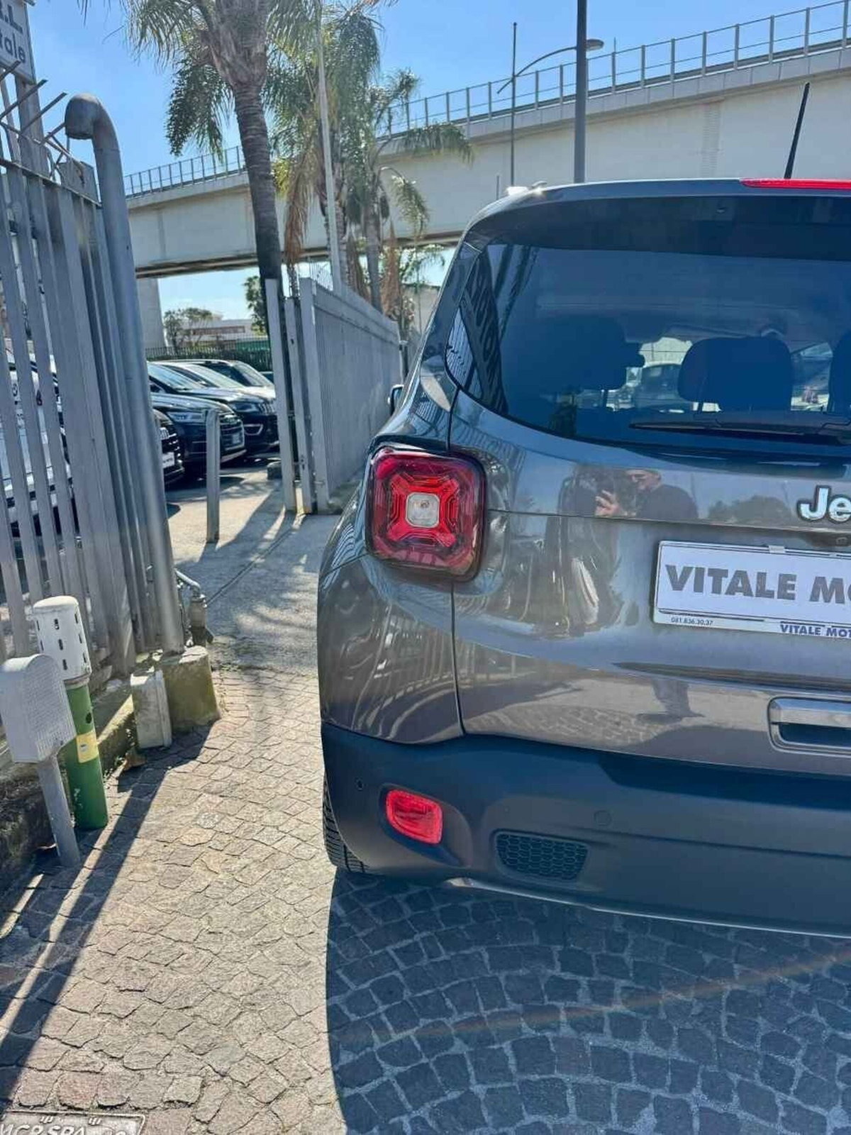 Jeep Renegade 1.3 T4 DDCT Limited (9)