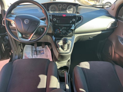 Lancia Ypsilon 1.2 69 CV 5 porte Silver (10)