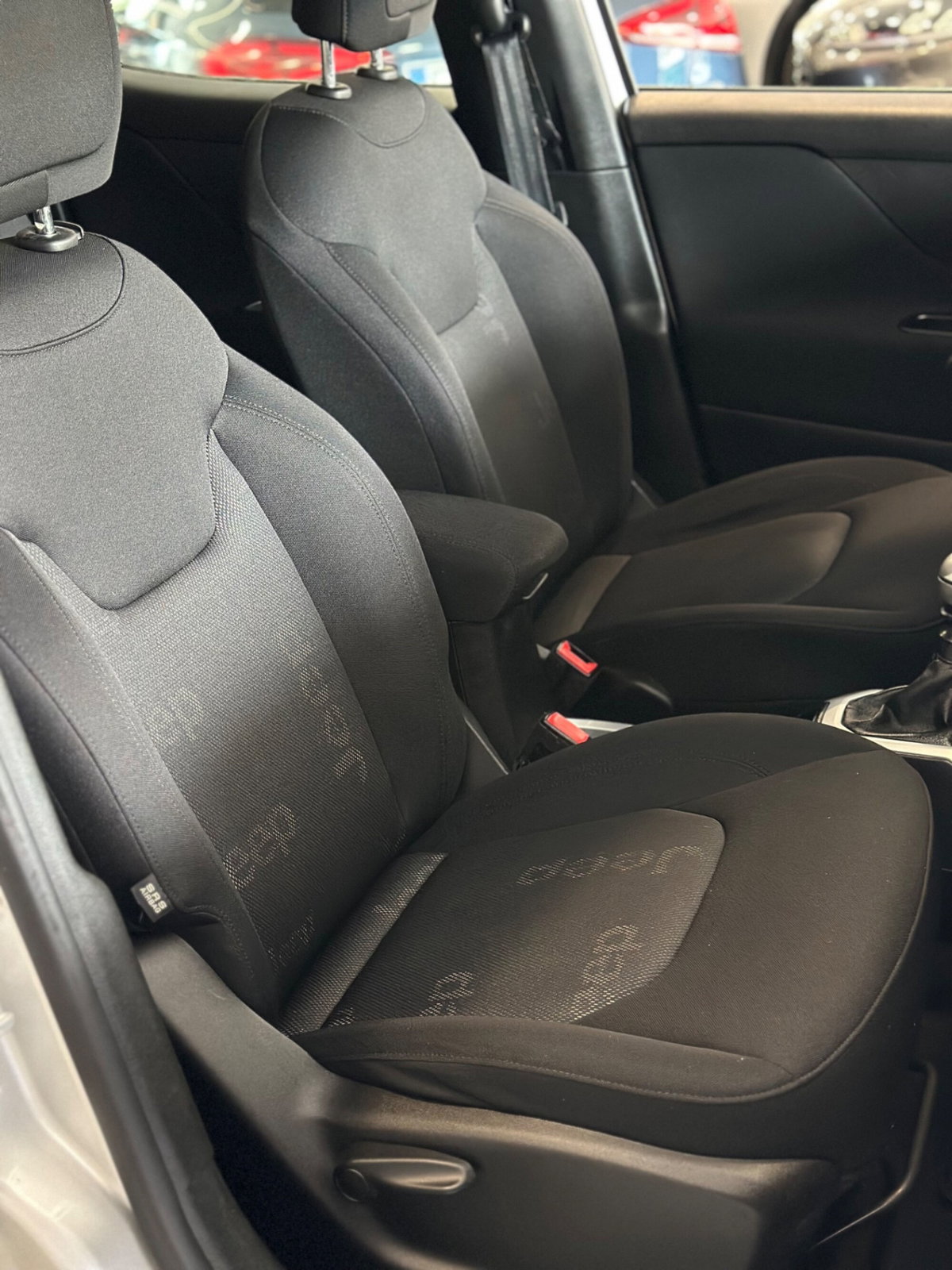 Jeep Renegade 1.6 Mjt 120 CV Longitude (12)