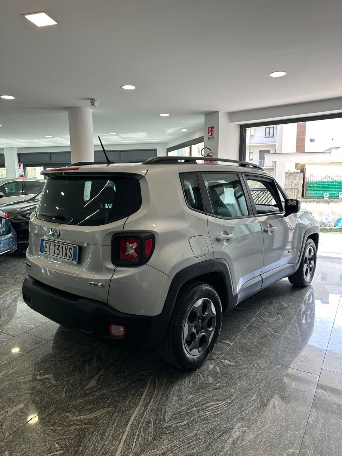 Jeep Renegade 1.6 Mjt 120 CV Longitude (4)