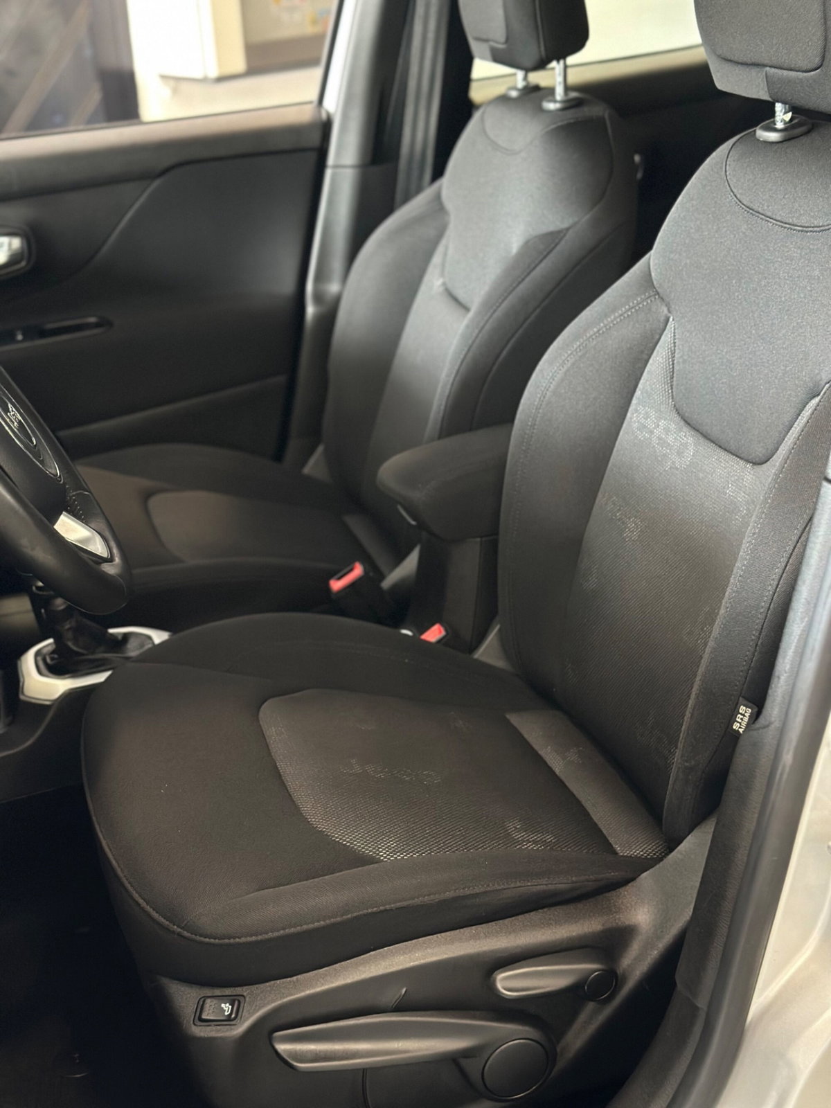 Jeep Renegade 1.6 Mjt 120 CV Longitude (8)