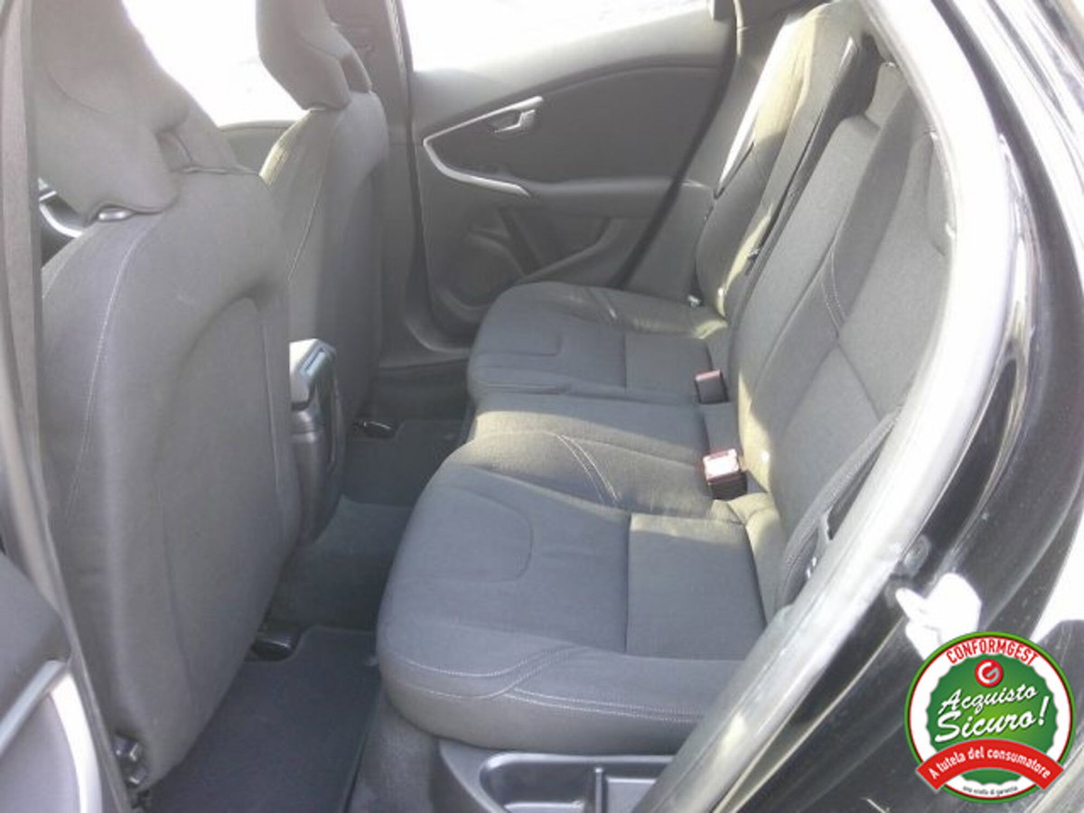Volvo V40 D2 Kinetic (10)