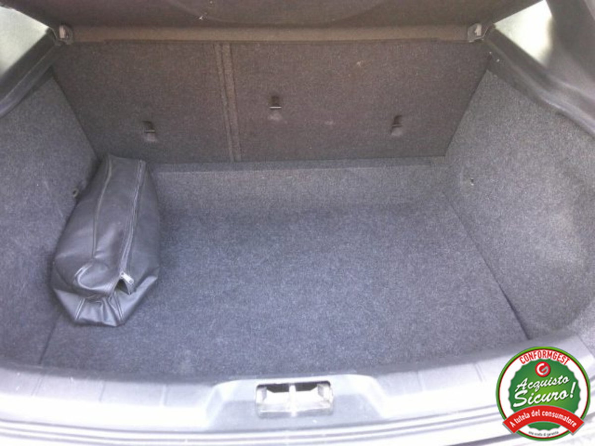 Volvo V40 D2 Kinetic (11)