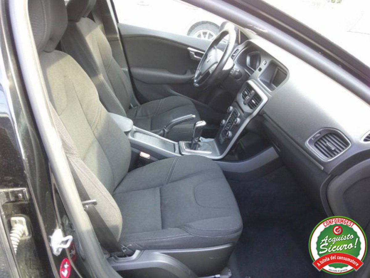 Volvo V40 D2 Kinetic (13)