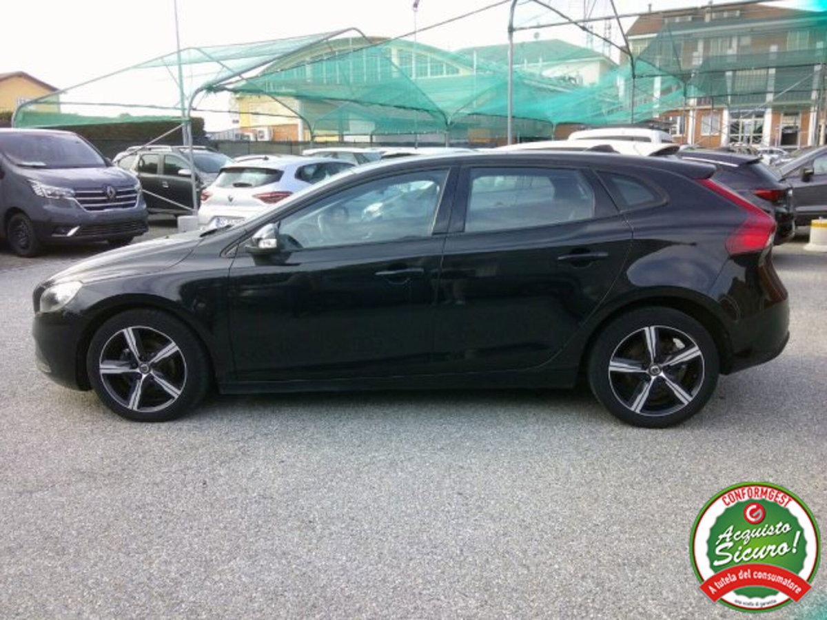 Volvo V40 D2 Kinetic (2)