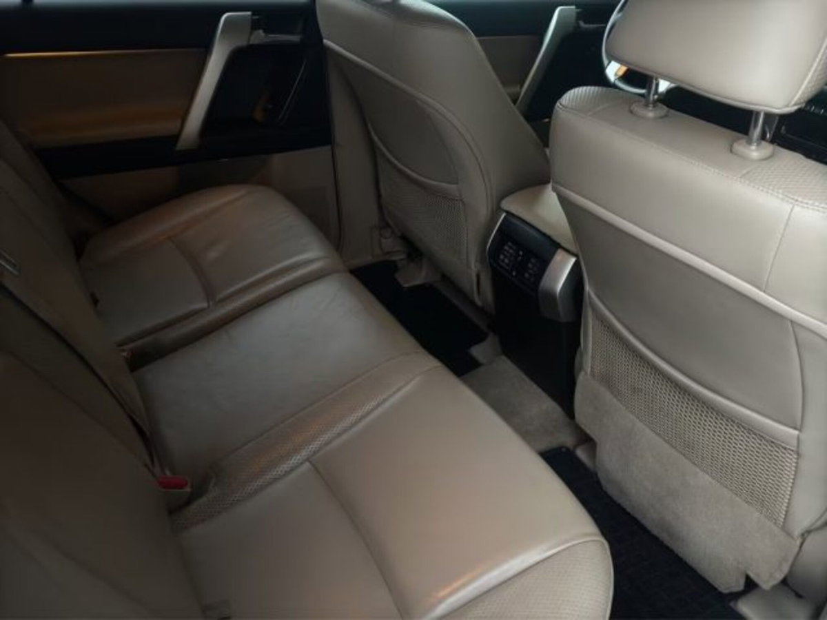 Toyota Land Cruiser 3.0 D4-D 5 porte Executive Plus (13)
