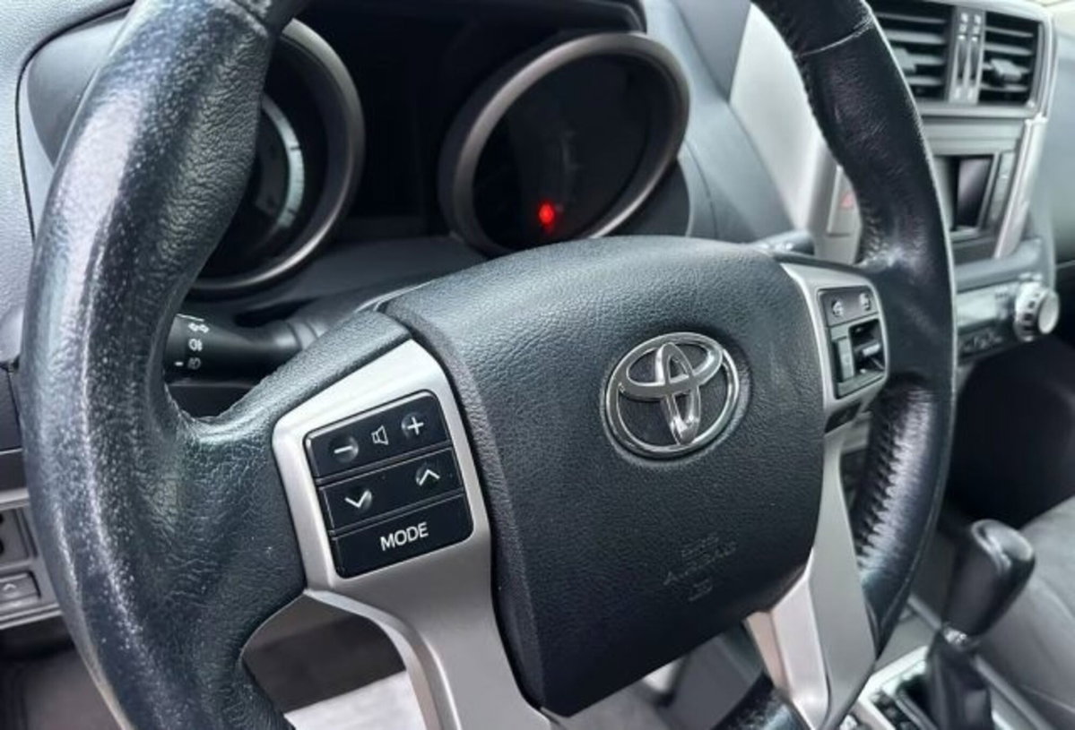 Toyota Land Cruiser 3.0 D4-D 5 porte (10)