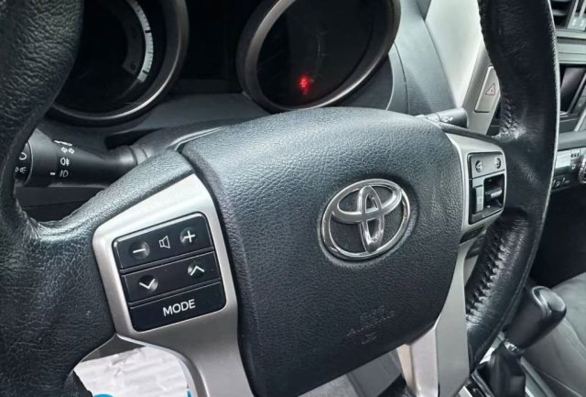 Toyota Land Cruiser 3.0 D4-D 5 porte (12)