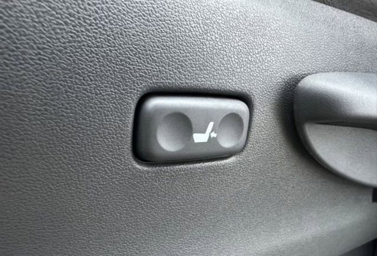 Toyota Land Cruiser 3.0 D4-D 5 porte (13)