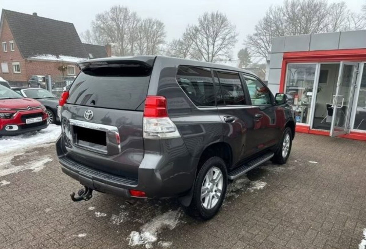 Toyota Land Cruiser 3.0 D4-D 5 porte (4)