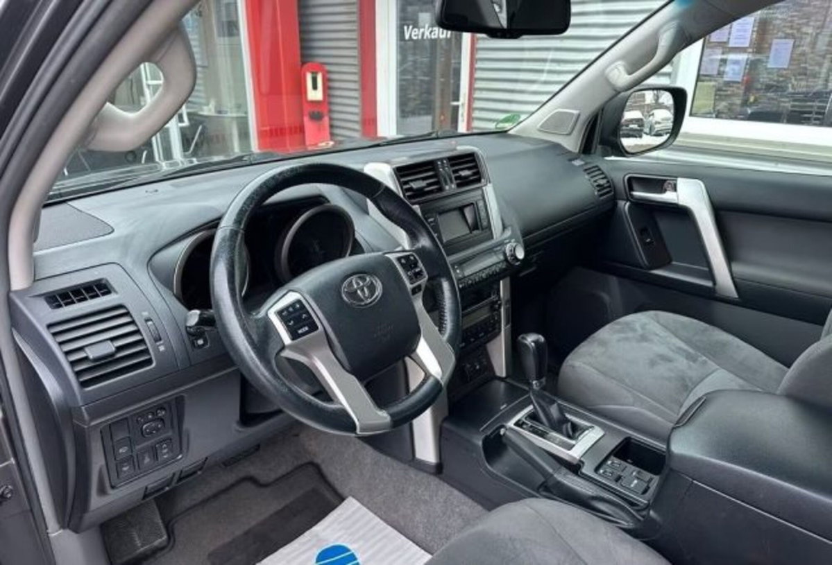 Toyota Land Cruiser 3.0 D4-D 5 porte (7)