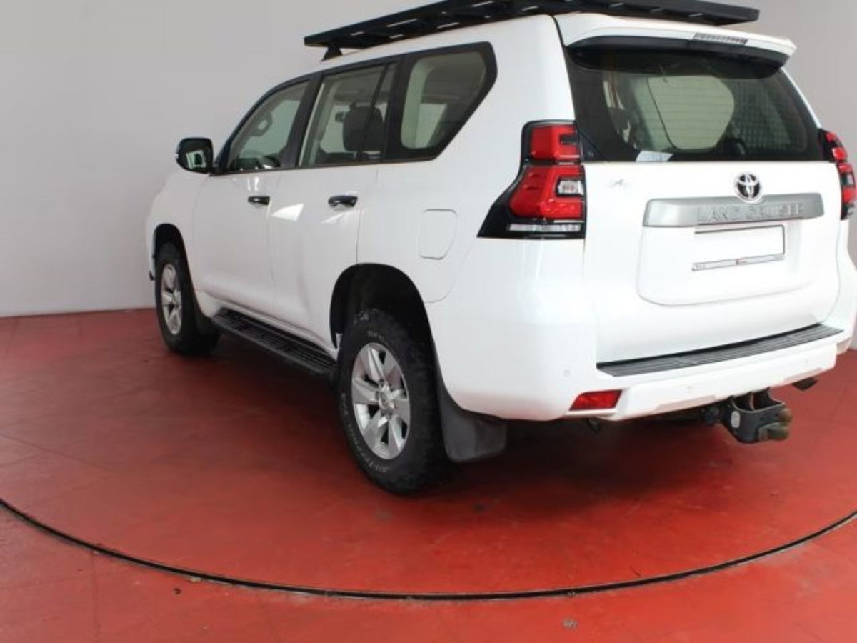 Toyota Land Cruiser 2.8 D4-D 5 porte Active (9)