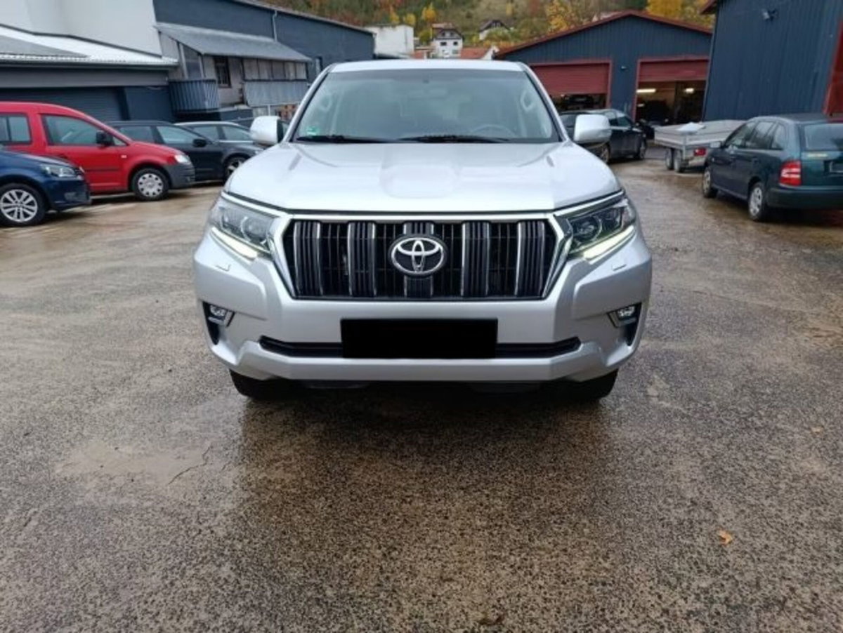 Toyota Land Cruiser 2.8 D4-D 5 porte Active (2)