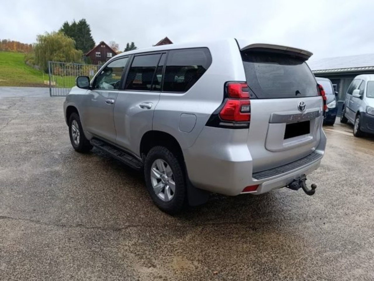 Toyota Land Cruiser 2.8 D4-D 5 porte Active (4)