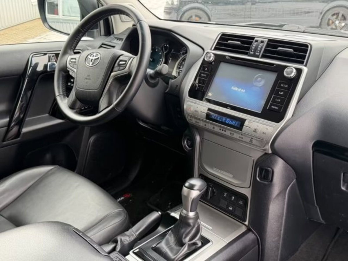 Toyota Land Cruiser 2.8 D4-D 5 porte Lounge (10)