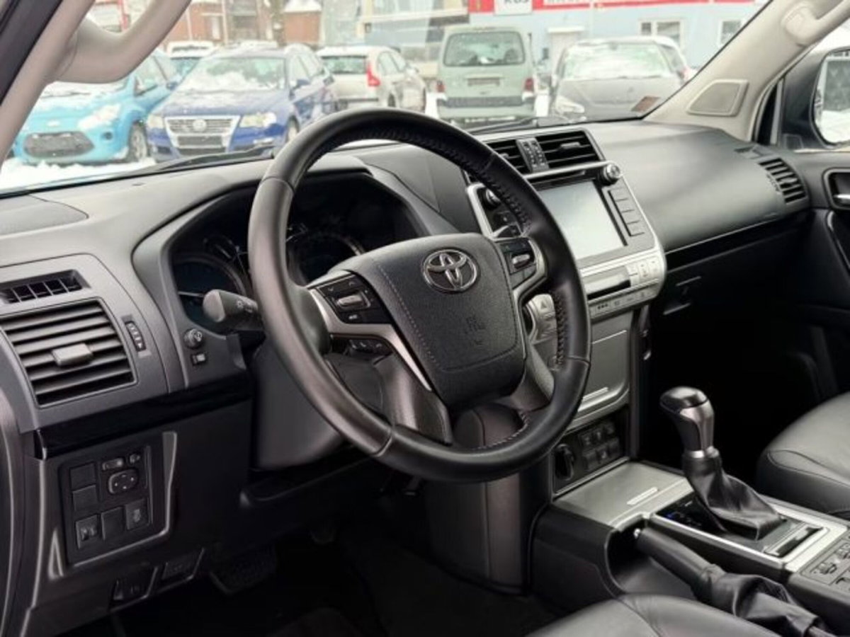Toyota Land Cruiser 2.8 D4-D 5 porte Lounge (13)
