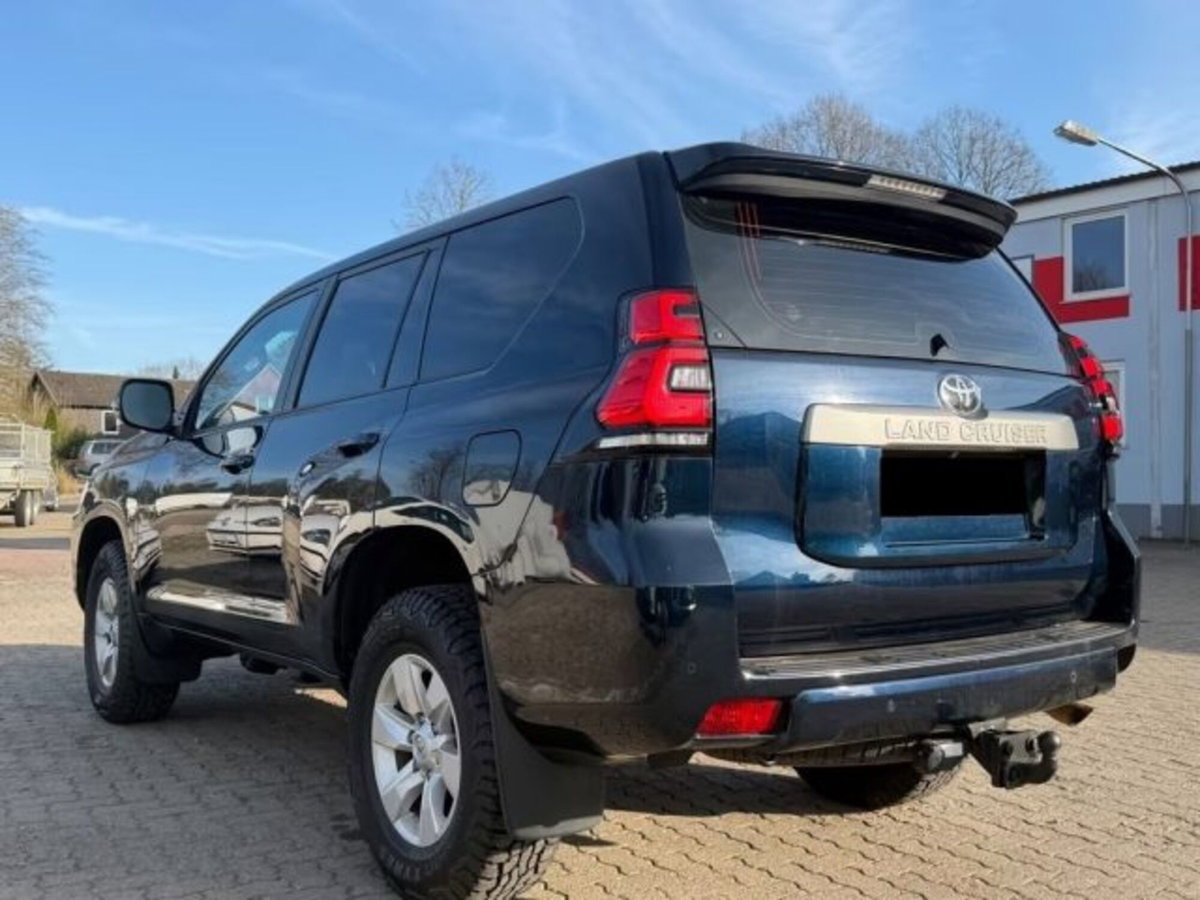 Toyota Land Cruiser 2.8 D4-D 5 porte Lounge (3)