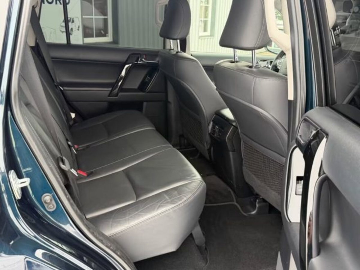 Toyota Land Cruiser 2.8 D4-D 5 porte Lounge (7)
