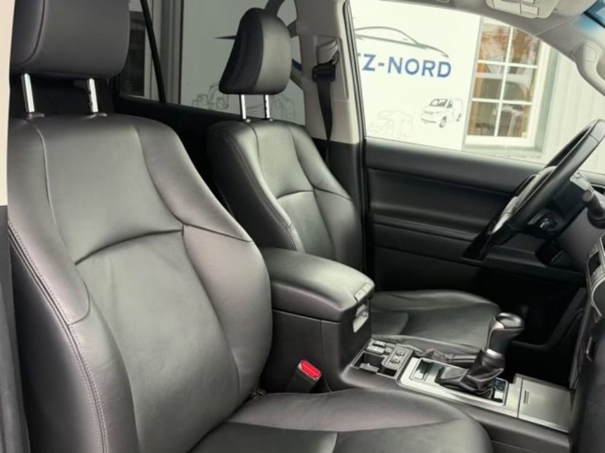 Toyota Land Cruiser 2.8 D4-D 5 porte Lounge (9)