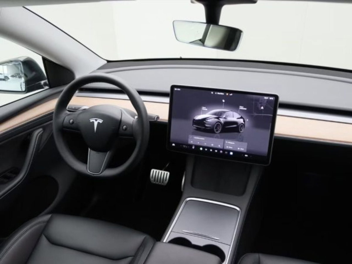 Tesla Model Y Performance awd (11)