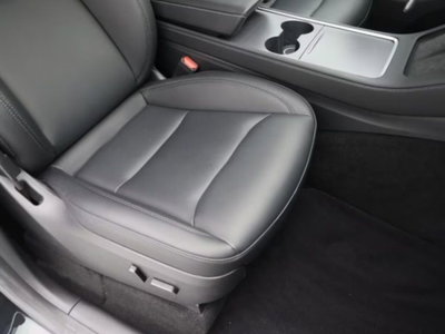 Tesla Model Y Performance awd (13)