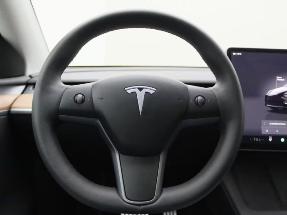 Tesla Model Y Performance awd (16)