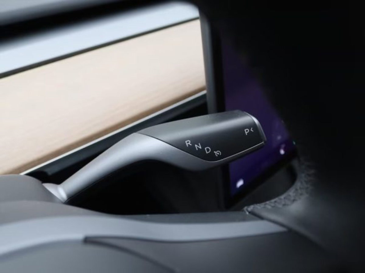 Tesla Model Y Performance awd (20)