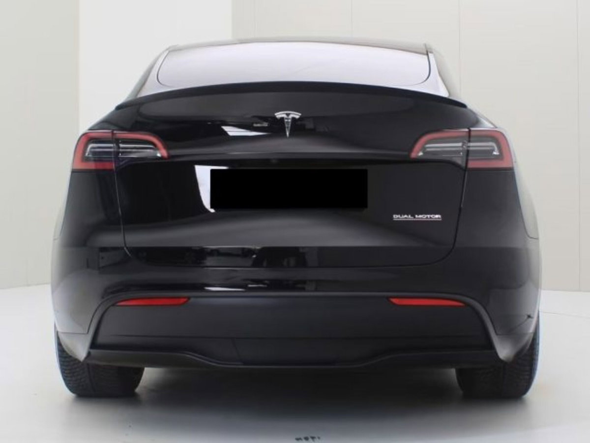 Tesla Model Y Performance awd (6)