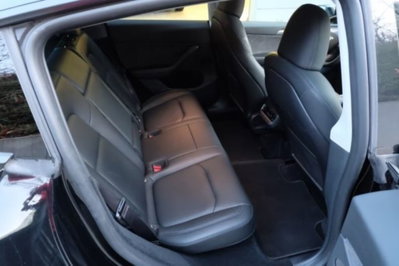 Tesla Model Y Long Range awd (15)