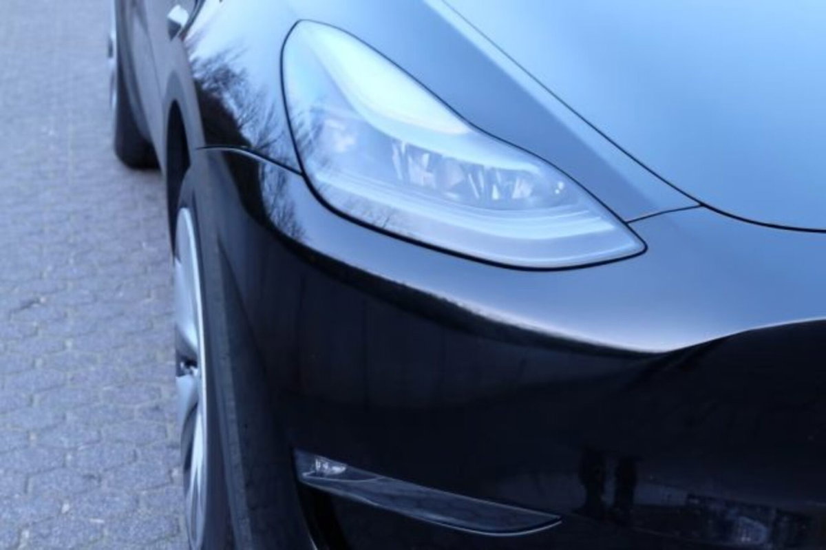 Tesla Model Y Long Range awd (19)