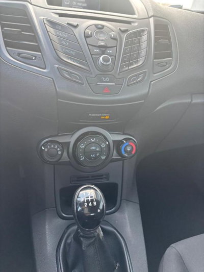 Ford Fiesta 1.2 82 CV 5 porte Titanium (10)