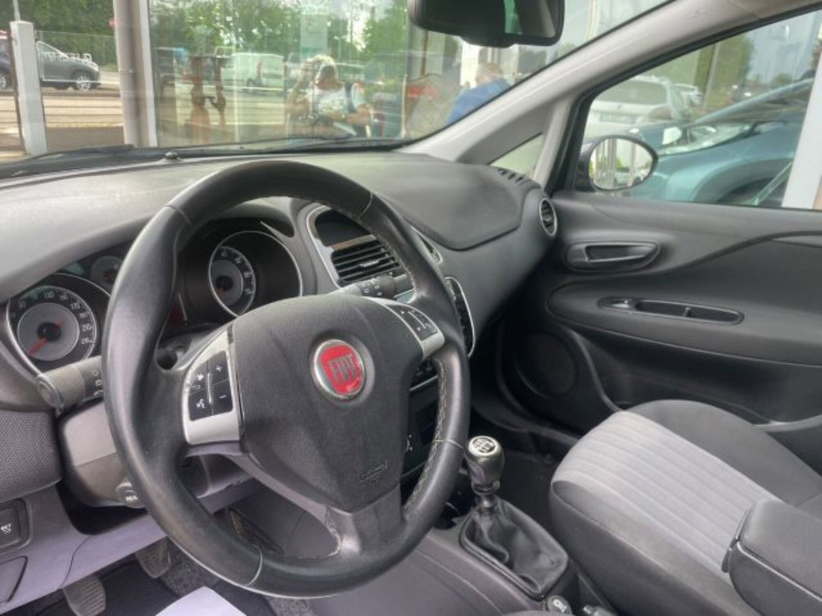 Fiat Punto 1.2 8V 5 porte Street (10)