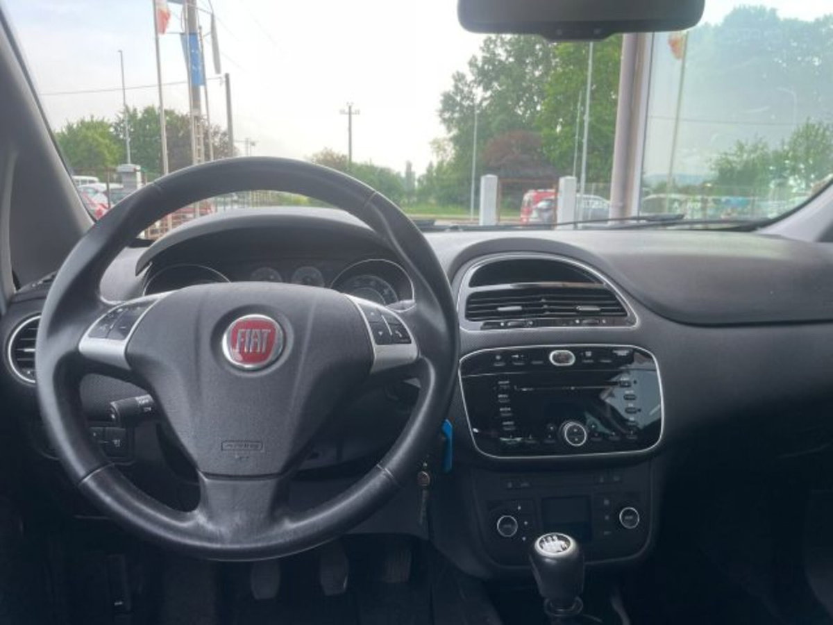 Fiat Punto 1.2 8V 5 porte Street (12)