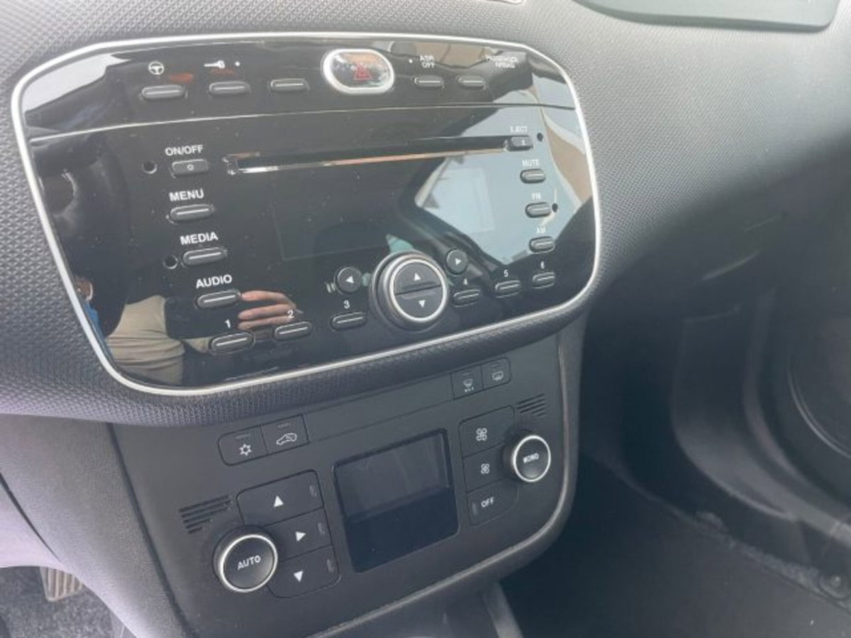 Fiat Punto 1.2 8V 5 porte Street (14)