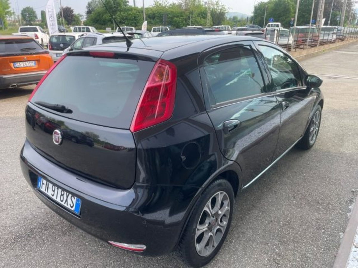 Fiat Punto 1.2 8V 5 porte Street (8)